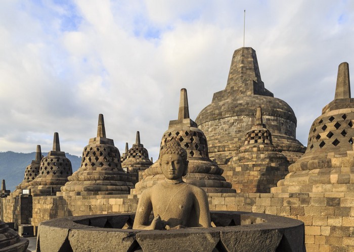 Sajak Kepada Opung, Agar Candi Borobudur Tetap Dikunjungi Warga Kampung