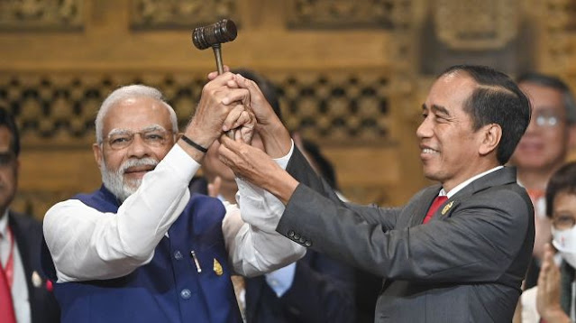 Jokowi Serahkan Palu Kepemimpinan G20 ke PM India