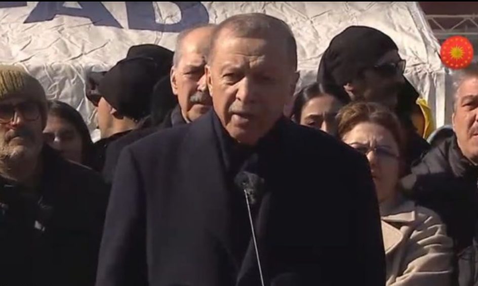 Presiden Erdogan Membuat Pernyataan di Zona Gempa