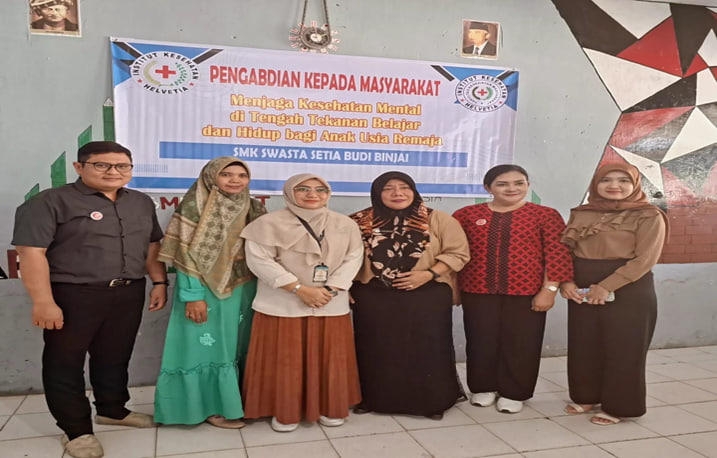 Dosen IKH Medan Lakukan Pengabdian Masyarakat Terkait Kesehatan Mental Remaja di SMK Setia Budi Binjai