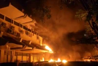 Kantor DPRD Makassar Dibakar Massa, 10 Mobil Hangus