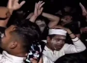 Dedi Mulyadi Dilempari Massa saat Hampiri Pendemo, ‘Woy! Jangan Syuting Dulu!’