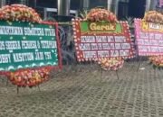 Karangan Bunga Banjiri Gedung KPK, Minta Bobby Diperiksa Dan Dijadikan Tersangka