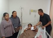 Bung RA Bantu Biaya Perobatan Farel, Pelajar Yatim Piatu Korban Serangan Monyet Liar di Pangkalan Brandan