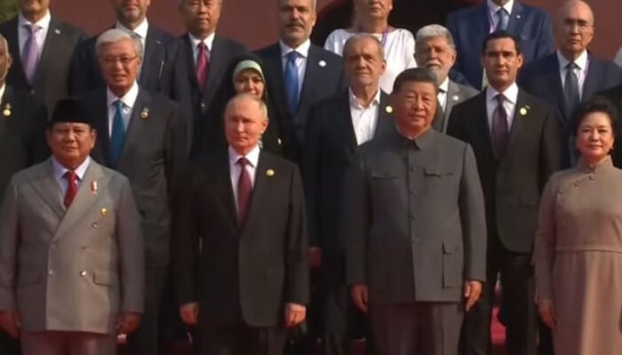 Prabowo Hadiri Parade Militer di Beijing, Berdiri Satu Baris dengan Putin dan Xi Jinping