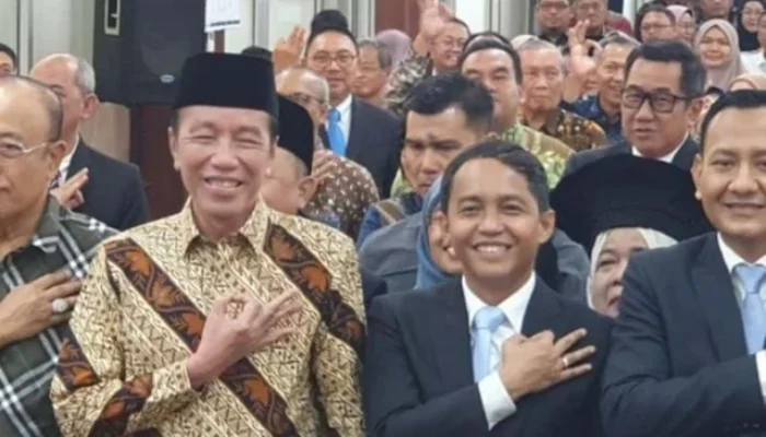 Rizal Fadillah Bongkar “Drama Ijazah Jokowi”: UGM Jadi Korban Mafia Pendidikan!