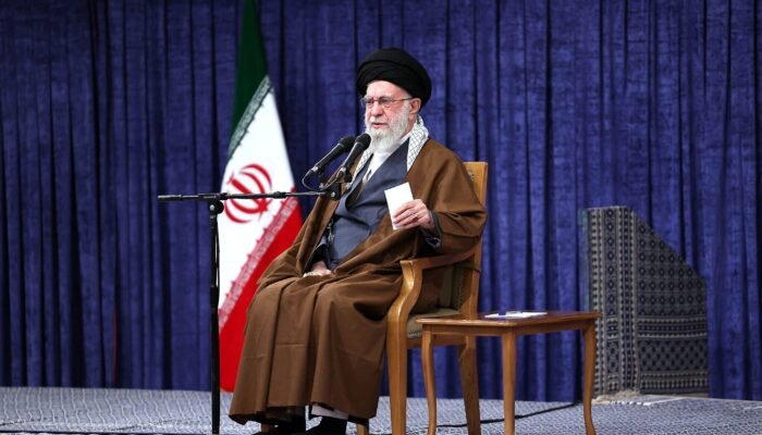 Iran Meradang, Tolak Ajakan Trump Bahas Nuklir