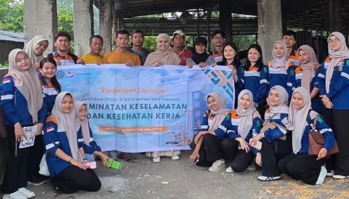 Peduli Pekerja Lokal, Dosen IKH Medan Edukasi Posisi Kerja Aman di Kilang Jagung Langkat
