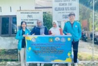Dosen dan Mahasiswa Farmasi Helvetia Edukasi Warga Stabat Soal Bahaya Obat Kedaluwarsa