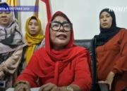 Viral Demo Pakai BH dan Celana Dalam, Emak-emak Pendukung Jokowi: Biar Dapat Perhatian