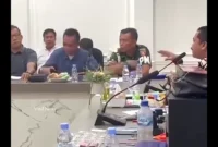 [VIDEO] Tak Terima Bandar Dilepas Polres, Intel Kodim Kutai Barat Walkout