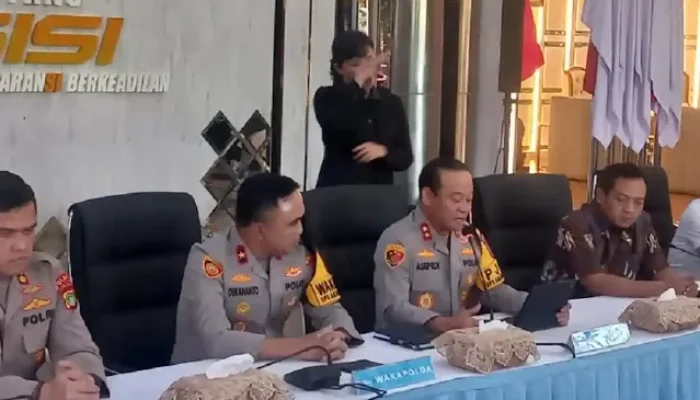 Roy Suryo dan dr. Tifa Jadi Tersangka Kasus Ijazah Jokowi, Polisi: Ini Serangan Sistematis!