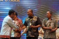 Warga Terendam Banjir Parah di Langkat, Bupatinya Malah Pilih Hadir Acara Penghargaan di Medan