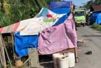 [VIDEO] Tanpa Tenda Darurat, Warga Lalang Tanjung Pura Terpaksa Mengungsi di Pinggir Jalan di Bawah Terpal Rakitan