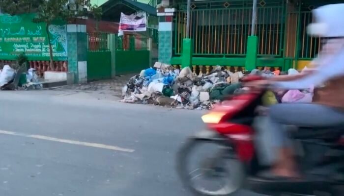 Pascabanjir, Warga Tanjung Pura Dikepung Sampah dan Bau Busuk, Kemana Pemkab Langkat?