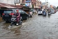 Pemprov Riau Tetapkan Status Siaga Darurat Hidrometeorologi Hingga Januari 2026