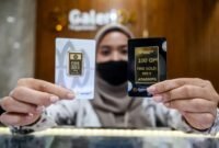 Harga Emas Antam Anjlok Rp 20.000 Hari Ini, Simak Kalkulasi Untung Rugi Investasinya!
