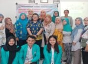 Dosen dan Mahasiswa Institut Kesehatan Helvetia Sosialisasikan BPJS dan Asuransi Komersial di Deli Tua