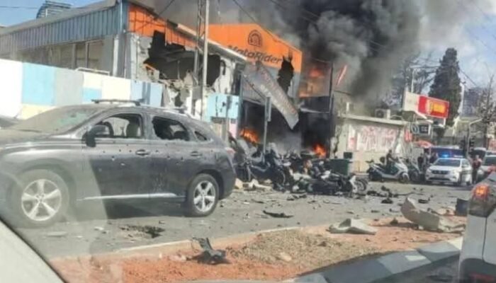 Israel Jalani Malam yang Sulit: 2 Kota Hancur Dihantam Rudal Balistik Iran, Ratusan Orang jadi Korban