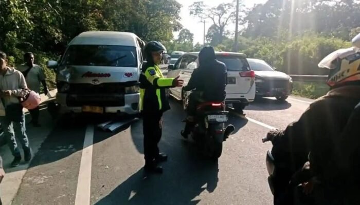 Bus Almasar Tabrak 2 Motor di Jalan Medan – Berastagi, 1 Warga Medan Johor Meninggal