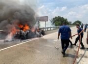 Range Rover Hangus Terbakar di Tol Paluh Kemiri, Arus Lalu Lintas Deli Serdang Sempat Tersendat