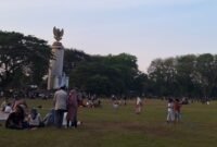 Ratusan Warga Padati Sore Lebaran ke-5 di Lapangan Tribun Alun-Alun Tengku Amir Hamzah