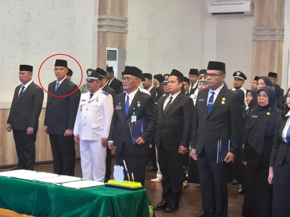 Khairul Azmi (dilingkar merah) dilantik sebagai Kepala Dinas Sumber Daya Air, Bina Marga dan Bina Konstruksi (SDABMBK) Kota Medan
