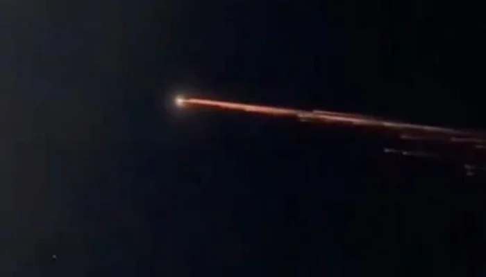 Viral Benda Bercahaya di Langit Lampung, Ternyata Sampah Antariksa dari China