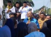 Bupati Langkat Temui Massa Aksi Jalan Rusak di Selesai, Syah Afandin: Tahun Ini Kita Bangun