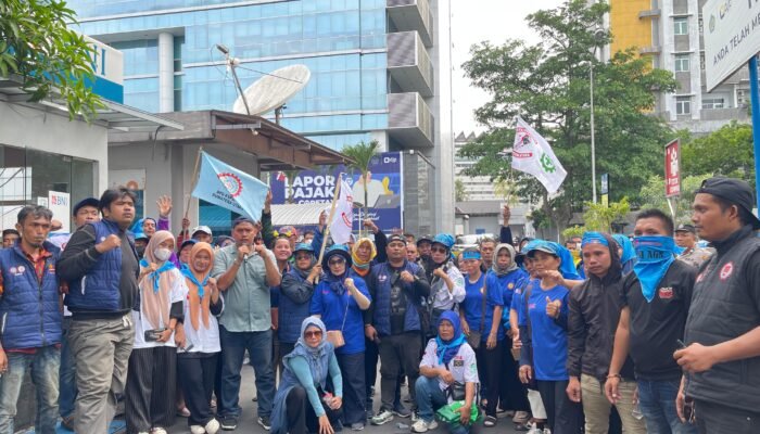 Massa DPN Kembali Datangi Kantor DJP Wilayah I Sumut, Soroti Kinerja dan Standarisasi K3