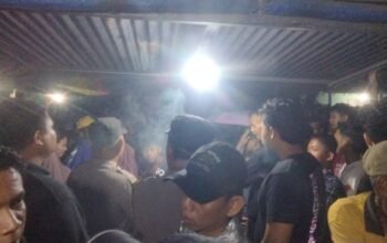 Jalan Berlubang Tak Kunjung Diperbaiki, Warga Sambirejo Gelar Aksi Malam Hari