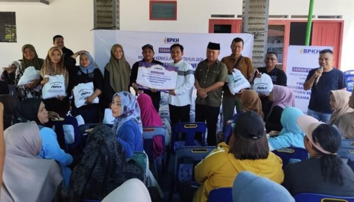 Rumah Aspirasi Sugiat Santoso Salurkan Daging Kurban dan 1.000 Paket Sembako untuk Warga Langkat