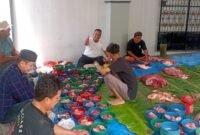 Wujud Kepedulian Sosial, Adi Pardede Bagikan Daging Kurban untuk Warga Perdamaian