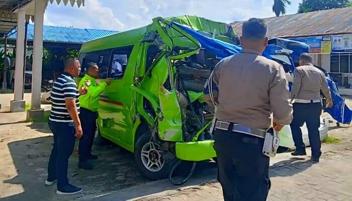 Bus Travel Tujuan Besilam Tabrak Truk di Tol Batu Bara, 4 Penumpang Tewas dan 17 Luka