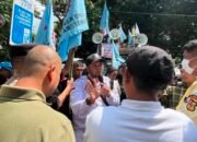 Ratusan Massa Geruduk Kantor PLN UID Sumut, Tuntut Ganti Rugi Dampak Blackout