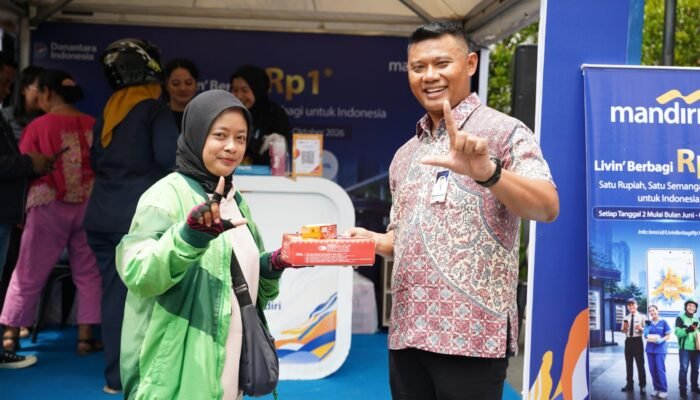 Livin’ Mandiri Berbagi Hadir di Medan, Warga Dapat Makanan Rp1