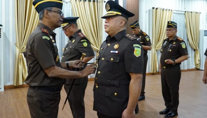 Kajati Sumut Lantik Kajari Madina dan Dua Koordinator Baru