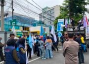 Ratusan Massa Geruduk Kantor PLN Medan Kota, Tuntut Hentikan Pemadaman Bergilir dan Berikan Kompensasi