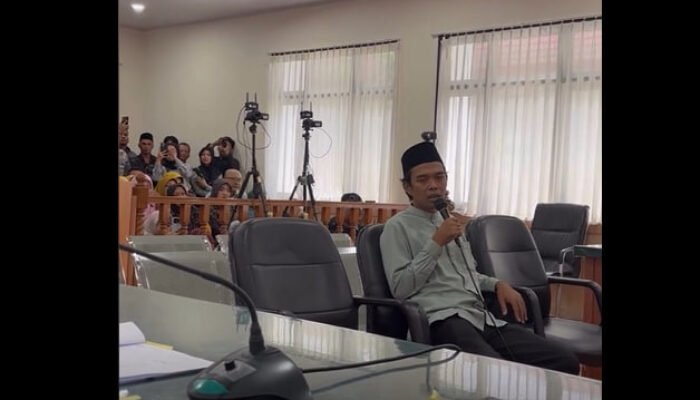 UAS Hadir di Persidangan, Beberkan Rekam Jejak Politik Gubernur Riau Nonaktif Abdul Wahid