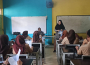 Dosen IKH Medan Edukasi Siswa SMA PAB 6 Helvetia tentang Perawatan Luka dan Obat Tetes Mata