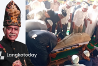 Jejak Perjuangan H. M. Nur Abu Bakar: Dari Penjual Minyak Eceran hingga Membangun Bidadari Group