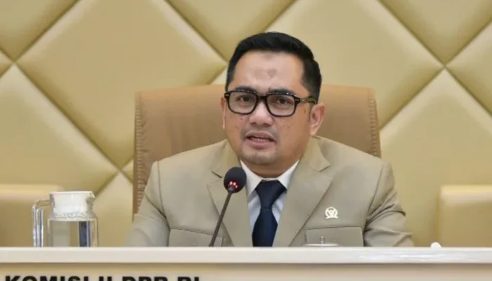 Viral! DPR kritik etos kerja ASN “Absen-Ngopi-Pulang”, netizen balik serang: Ngaca dulu!