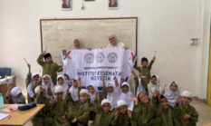 Dosen Institut Kesehatan Helvetia Medan Dorong Minat Bahasa Inggris Anak Lewat Metode TPR