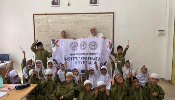 Dosen Institut Kesehatan Helvetia Medan Dorong Minat Bahasa Inggris Anak Lewat Metode TPR