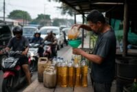 Harga BBM Eceran di Stabat Melonjak hingga Rp25 Ribu per Liter
