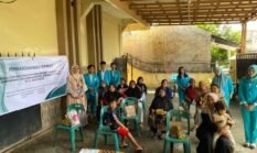 Dosen Institut Kesehatan Helvetia Edukasi Warga Kelurahan Satria tentang Keselamatan Pasien
