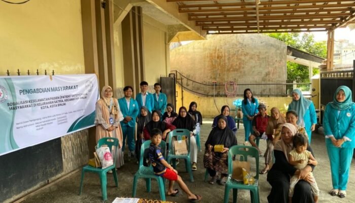 Dosen Institut Kesehatan Helvetia Edukasi Warga Kelurahan Satria tentang Keselamatan Pasien