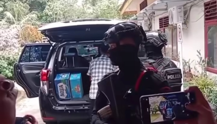 Tiga Koper Keluar dari Disdik Langkat, KPK Perluas Penyidikan Kasus Ondim