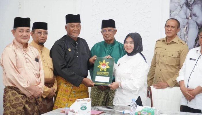 Plt Bupati Langkat Terima Audiensi DSML, Bahas Pelestarian Budaya Melayu dan Pembangunan Daerah