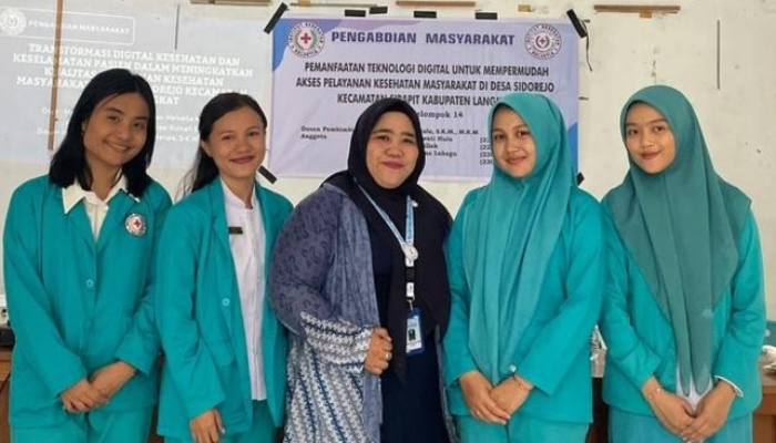 Dosen Institut Kesehatan Helvetia Edukasi Warga Langkat Manfaatkan Teknologi Digital untuk Akses Layanan Kesehatan